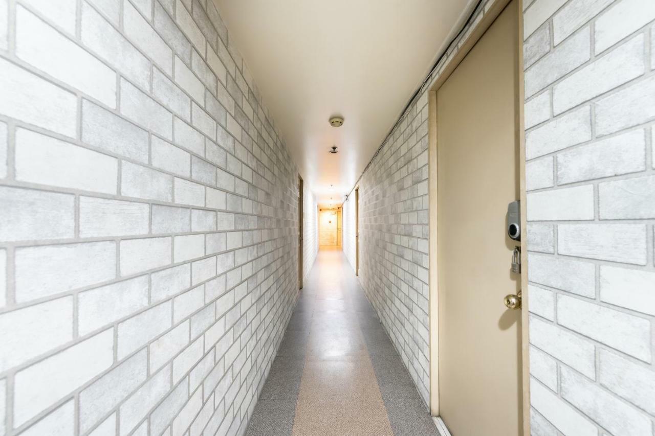 Готель Oyo 191 Paradise Apartelle Маніла Екстер'єр фото