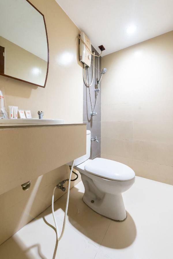 Готель Oyo 191 Paradise Apartelle Маніла Екстер'єр фото