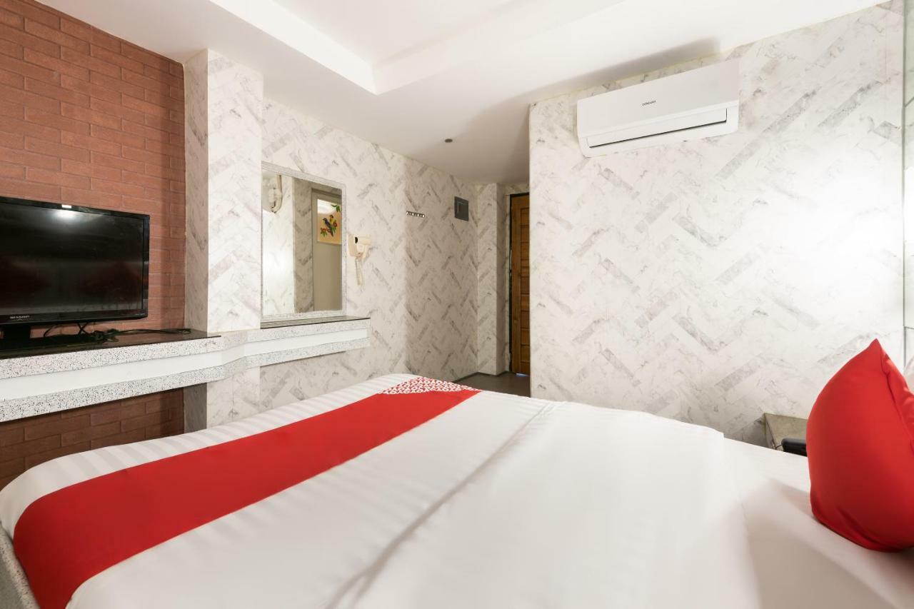 Готель Oyo 191 Paradise Apartelle Маніла Екстер'єр фото